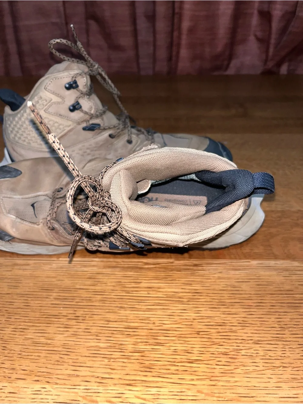 Hoka Anacapa Mid GTX 1122018 Mens 10.5 Brown Waterproof Hiking Boots Vibram